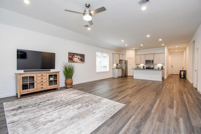 383 Westlake Terrace Drive, Conroe, TX 77304