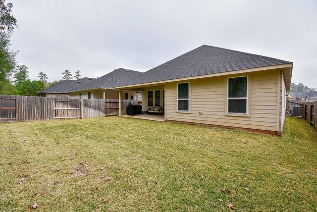 383 Westlake Terrace Drive, Conroe, TX 77304