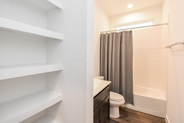 383 Westlake Terrace Drive, Conroe, TX 77304