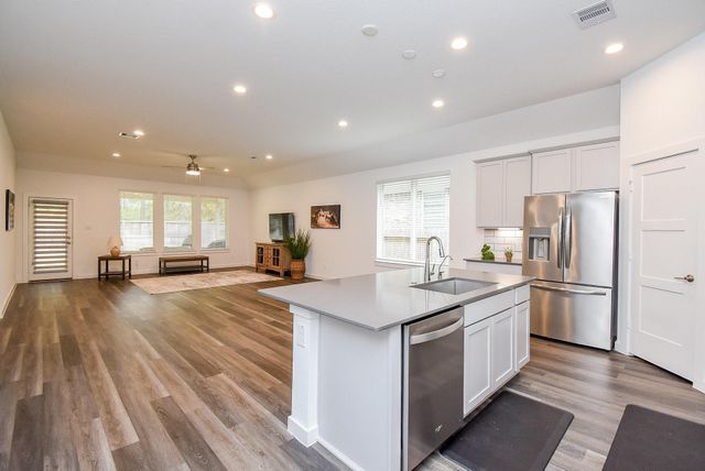 383 Westlake Terrace Drive, Conroe, TX 77304