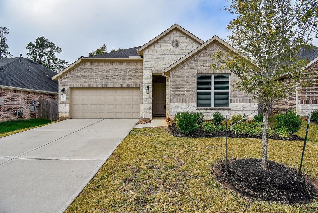 383 Westlake Terrace Drive, Conroe, TX 77304
