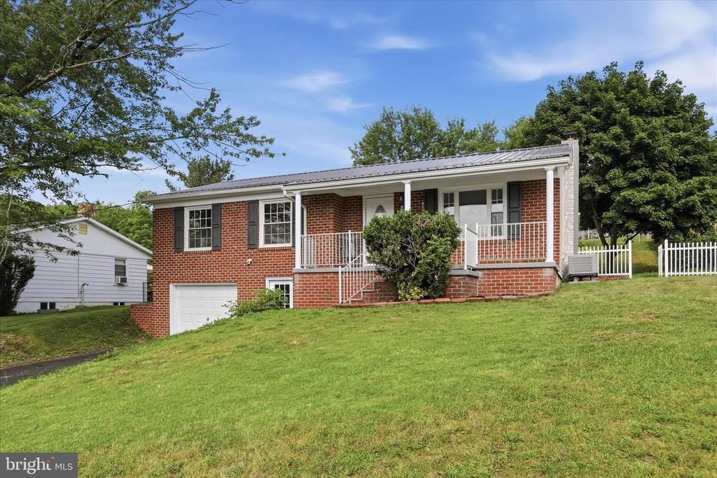 Image 2 of property listing at 15411 SHAMROCK RD SW, Cresaptown, MD 21502