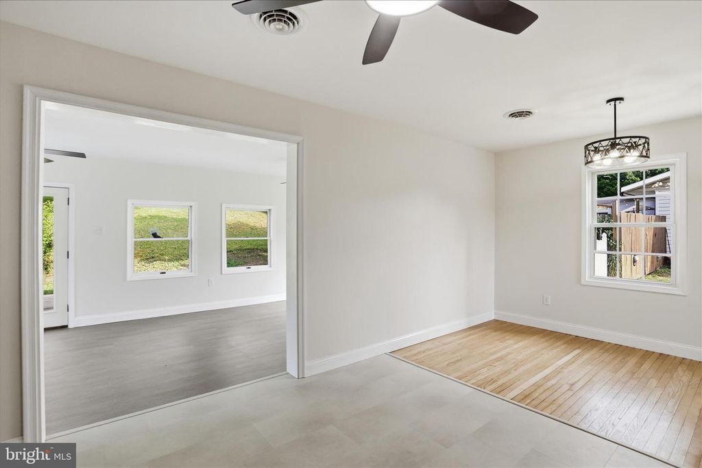 Image 14 of property listing at 15411 SHAMROCK RD SW, Cresaptown, MD 21502