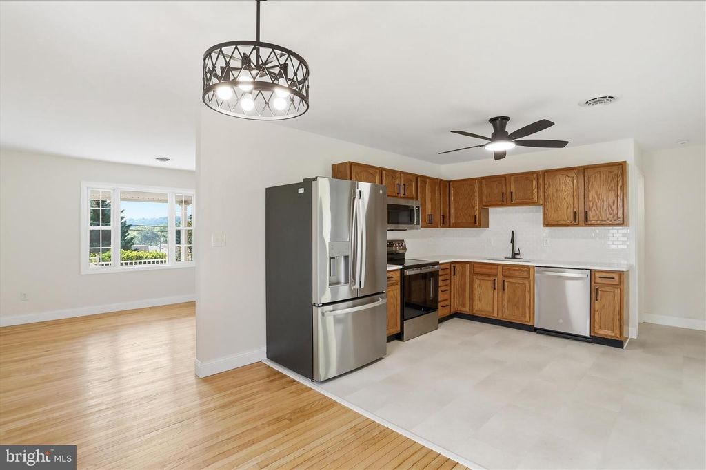 Image 19 of property listing at 15411 SHAMROCK RD SW, Cresaptown, MD 21502