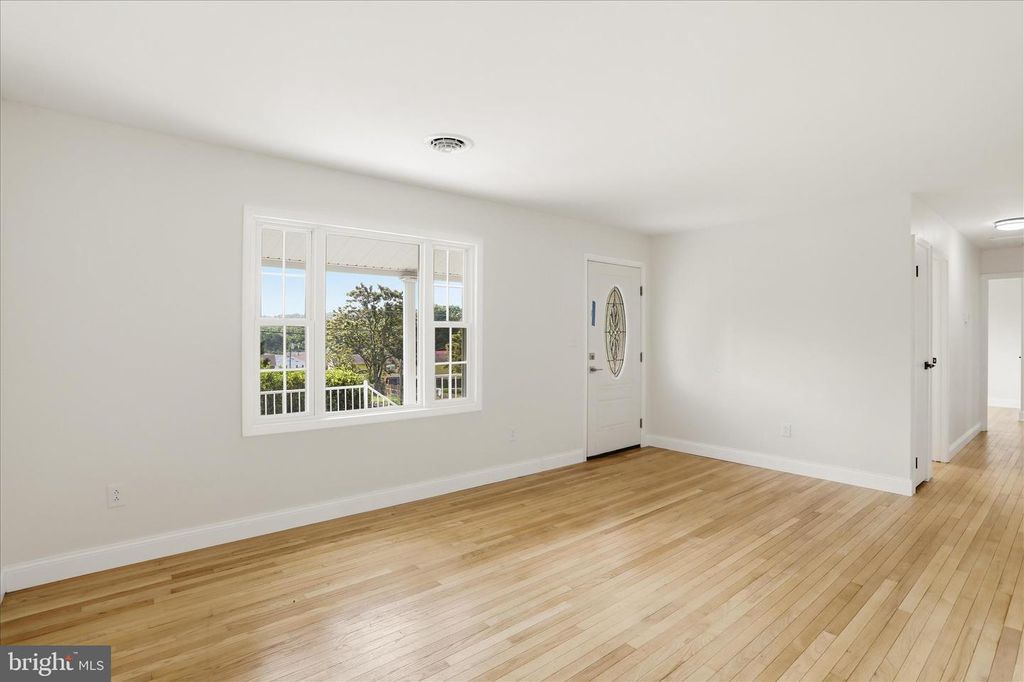 Image 20 of property listing at 15411 SHAMROCK RD SW, Cresaptown, MD 21502