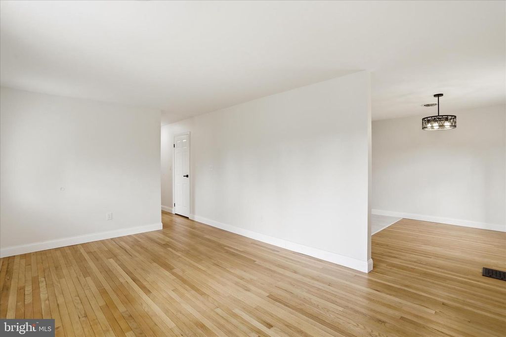 Image 21 of property listing at 15411 SHAMROCK RD SW, Cresaptown, MD 21502