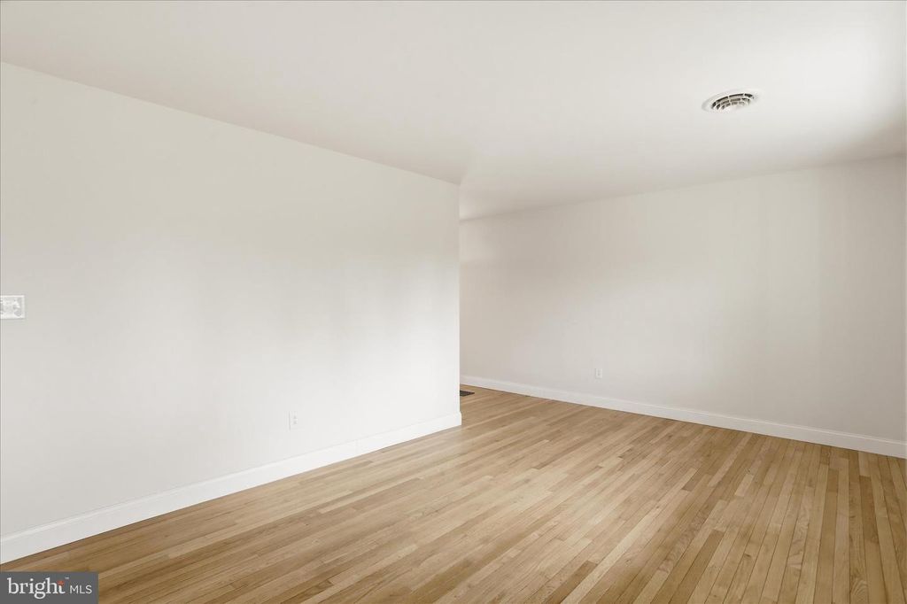 Image 22 of property listing at 15411 SHAMROCK RD SW, Cresaptown, MD 21502