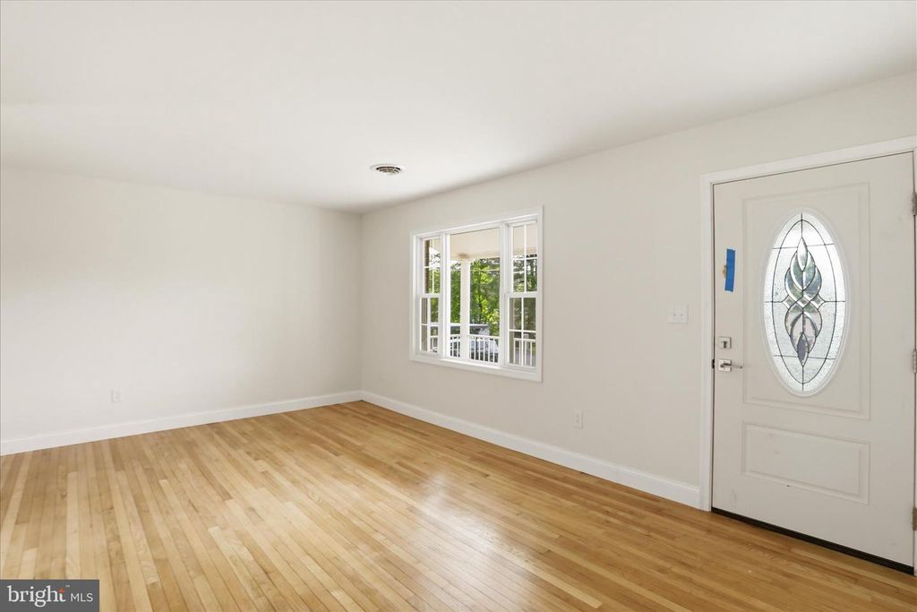 Image 23 of property listing at 15411 SHAMROCK RD SW, Cresaptown, MD 21502