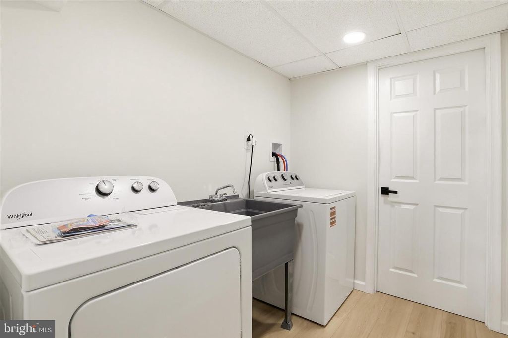 Image 4 of property listing at 15411 SHAMROCK RD SW, Cresaptown, MD 21502