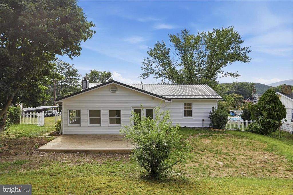 Image 37 of property listing at 15411 SHAMROCK RD SW, Cresaptown, MD 21502
