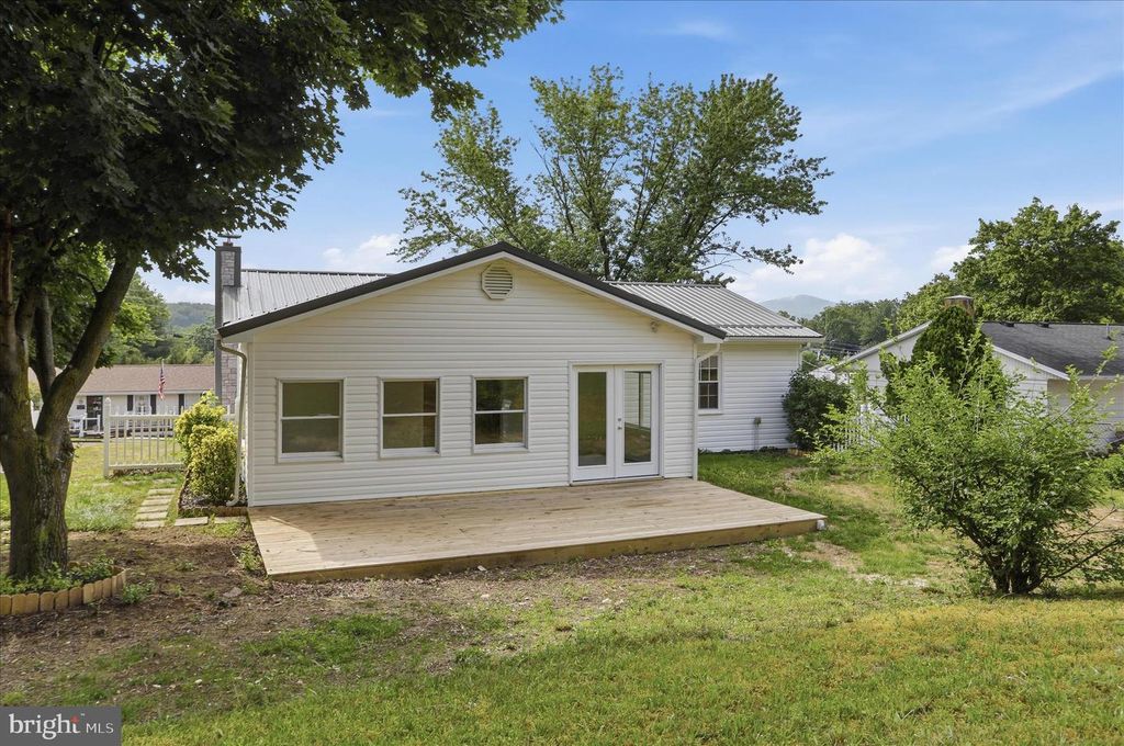 Image 38 of property listing at 15411 SHAMROCK RD SW, Cresaptown, MD 21502