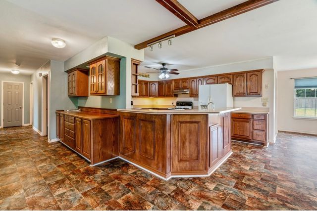 1100 County Road 12200, Paris, TX 75462