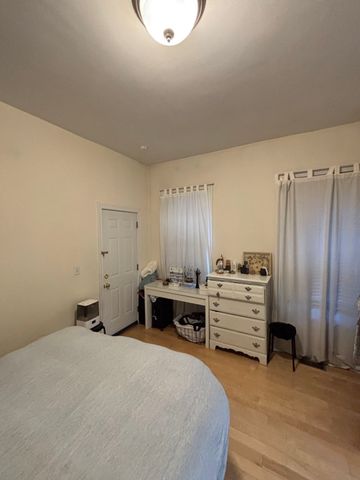 209 Harvard St. 1, Cambridge, MA 02139