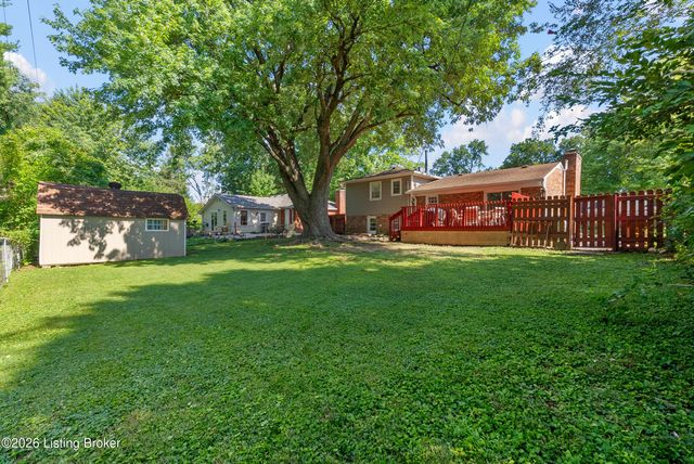 9306 Trentham Ln, Louisville, KY 40242