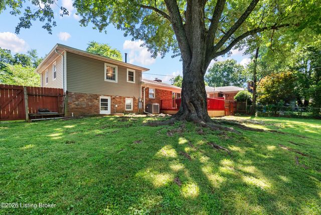 9306 Trentham Ln, Louisville, KY 40242