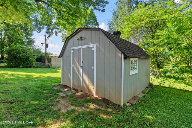 9306 Trentham Ln, Louisville, KY 40242