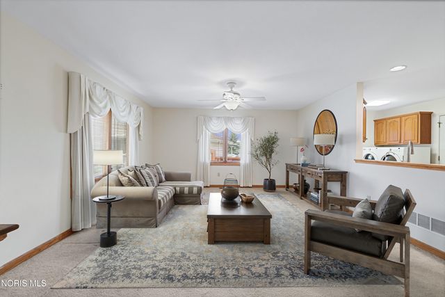 1706 Daniel Drive, Millbury, OH 43447