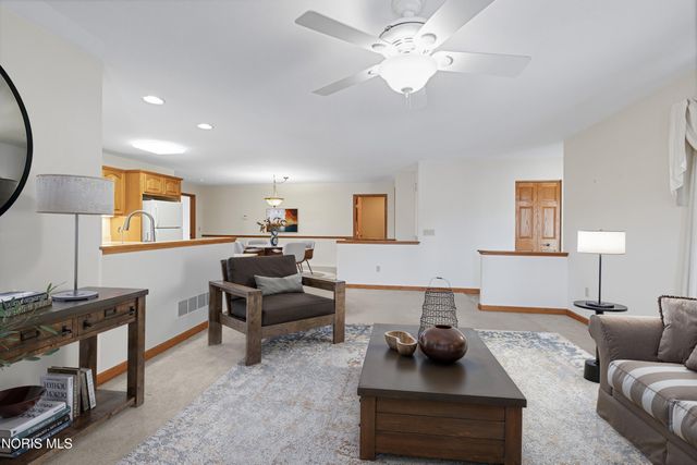 1706 Daniel Drive, Millbury, OH 43447
