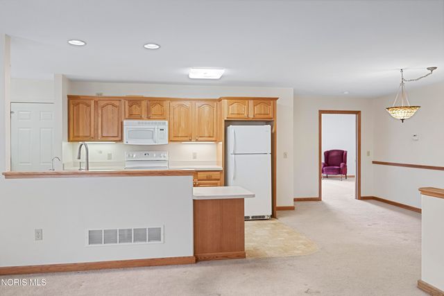1706 Daniel Drive, Millbury, OH 43447