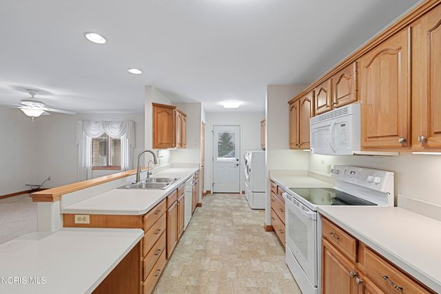 1706 Daniel Drive, Millbury, OH 43447