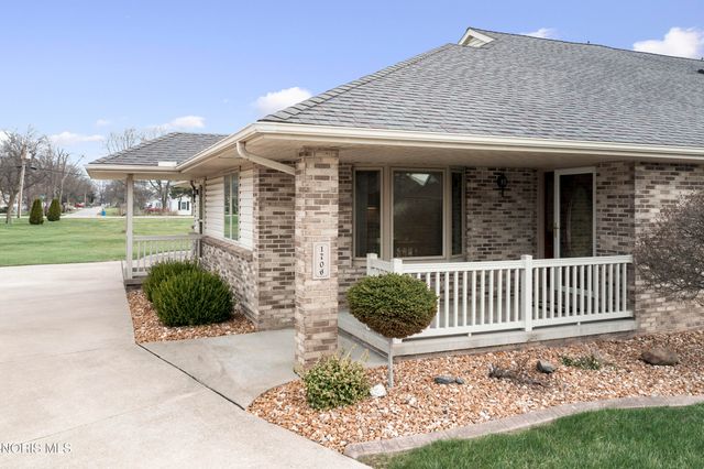 1706 Daniel Drive, Millbury, OH 43447