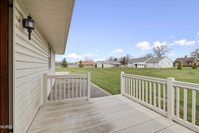 1706 Daniel Drive, Millbury, OH 43447