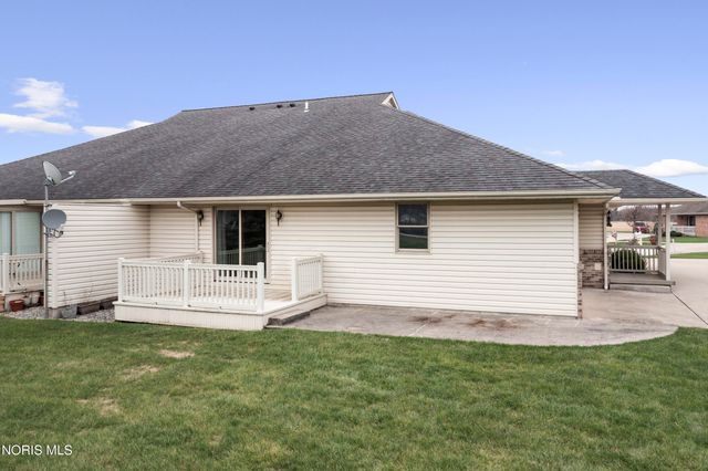 1706 Daniel Drive, Millbury, OH 43447