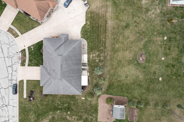 1706 Daniel Drive, Millbury, OH 43447