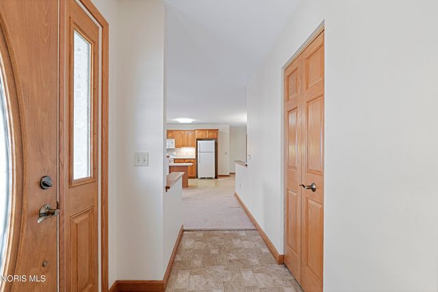 1706 Daniel Drive, Millbury, OH 43447