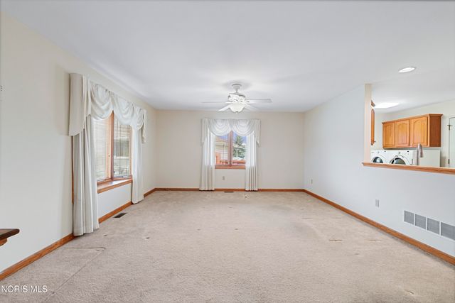 1706 Daniel Drive, Millbury, OH 43447