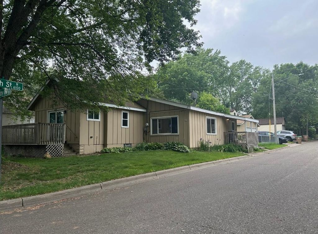 494 Gentry Avenue N, Oakdale, MN 55128