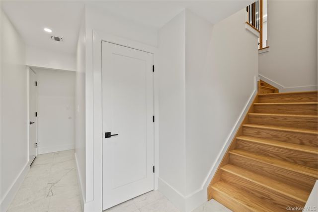 9 Lincoln Street 201, Spring Valley, NY 10977