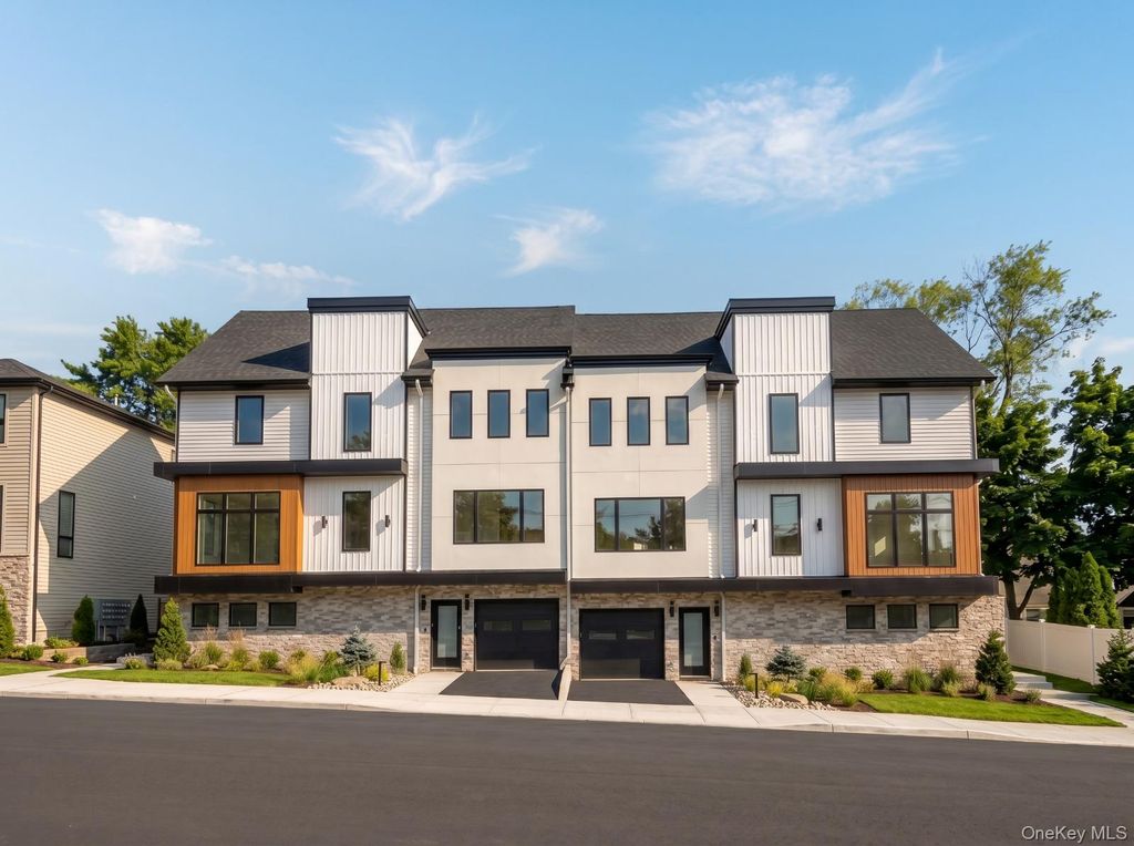 9 Lincoln Street 201, Spring Valley, NY 10977