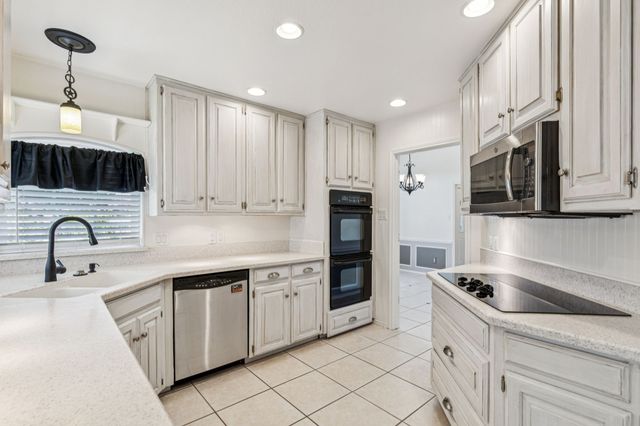 2324 Ridgewood, Bedford, TX 76021