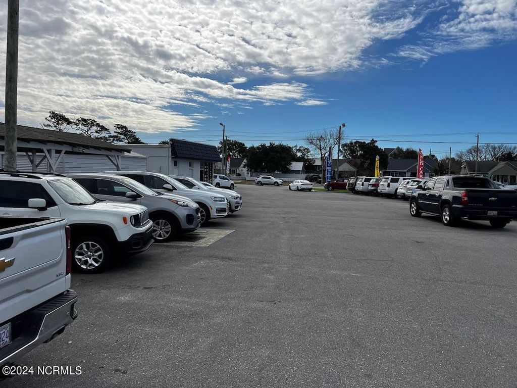 Image 6 of property listing at 3212 Arendell Street, Morehead City, NC 28557