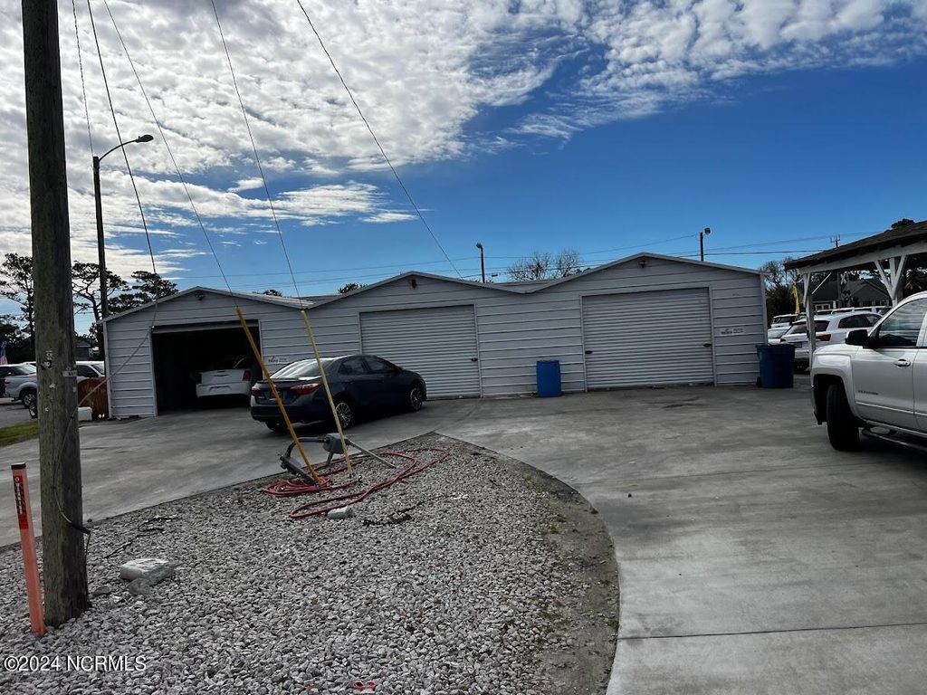 Image 7 of property listing at 3212 Arendell Street, Morehead City, NC 28557