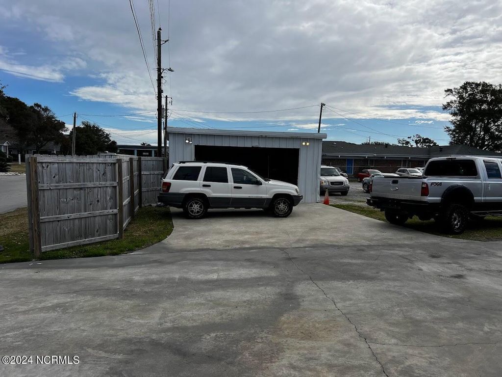 Image 8 of property listing at 3212 Arendell Street, Morehead City, NC 28557