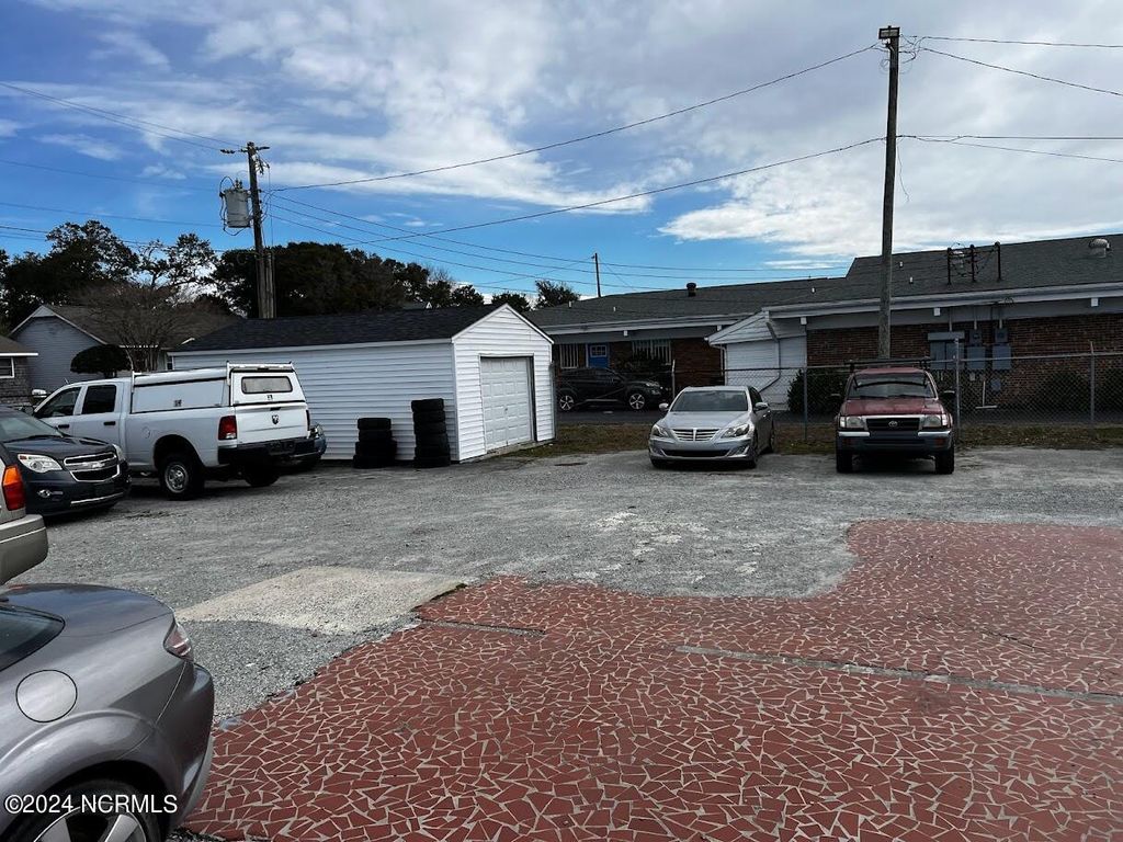 Image 9 of property listing at 3212 Arendell Street, Morehead City, NC 28557