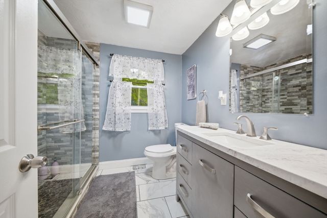 1582 Varnum Ave, Lowell, MA 01854