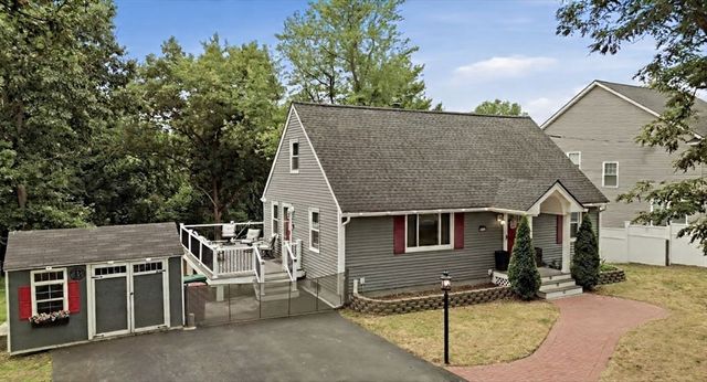1582 Varnum Ave, Lowell, MA 01854