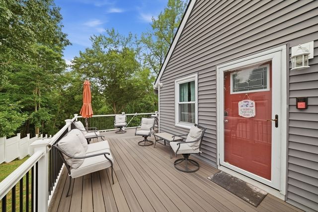 1582 Varnum Ave, Lowell, MA 01854