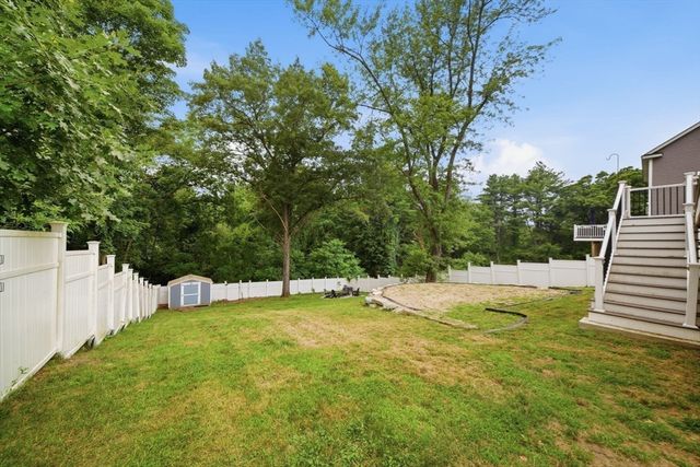 1582 Varnum Ave, Lowell, MA 01854
