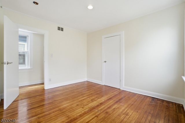 306 Smith St, Newark City, NJ 07106