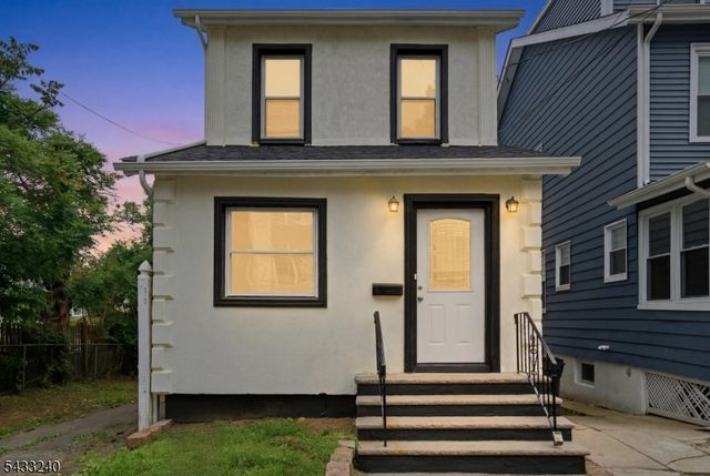 306 Smith St, Newark City, NJ 07106