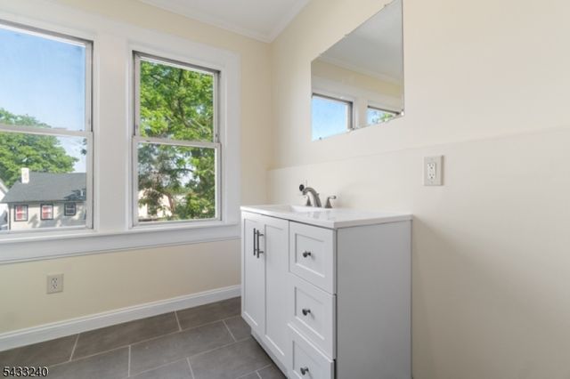306 Smith St, Newark City, NJ 07106