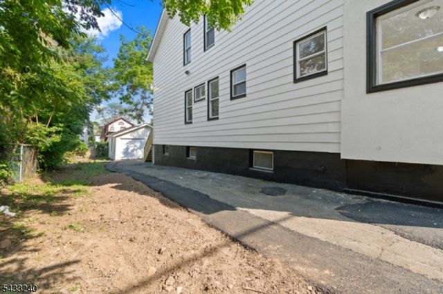306 Smith St, Newark City, NJ 07106