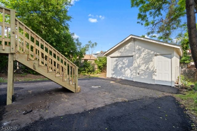 306 Smith St, Newark City, NJ 07106