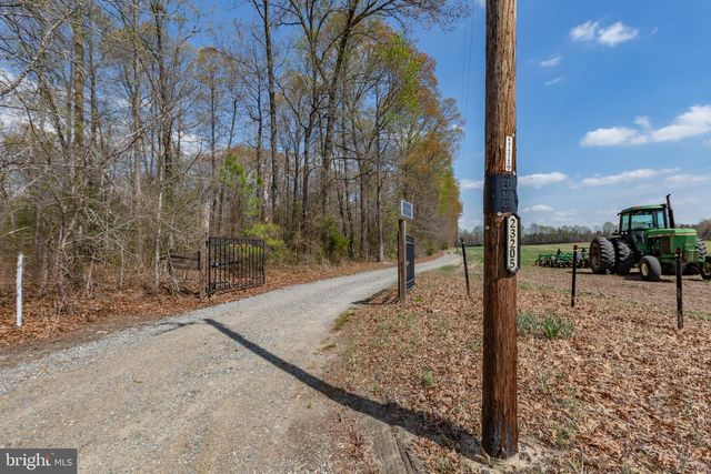 23205 CARNEAL LN, Ruther Glen, VA 22546