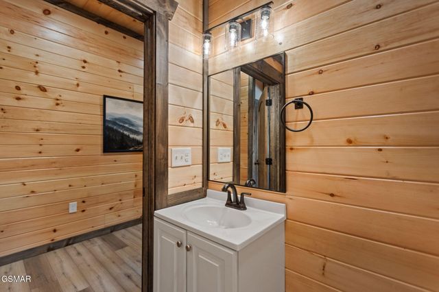 1122 Sanctuary Shores Way, Sevierville, TN 37876