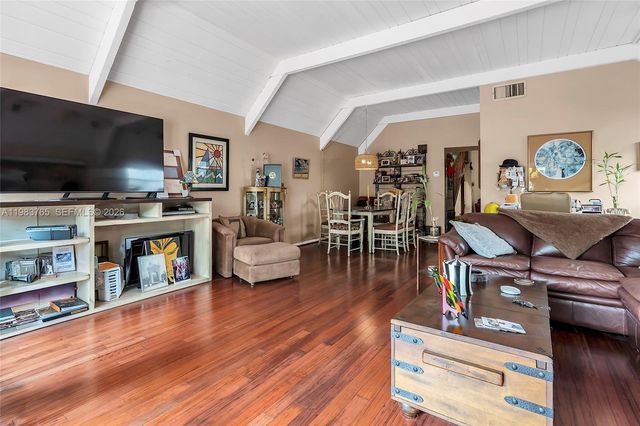 2132 NE 171st St, North Miami Beach, FL 33162